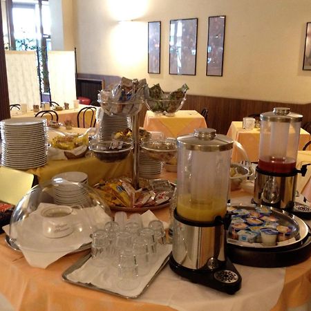 Hotel Milano Pistoia Esterno foto