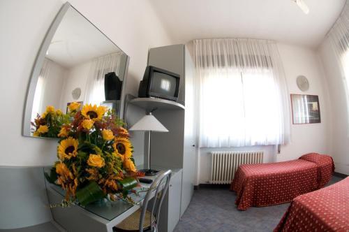 Hotel Milano Pistoia Esterno foto