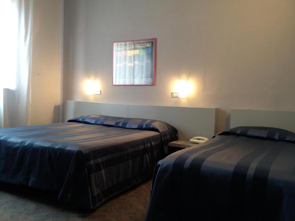 Hotel Milano Pistoia Camera foto