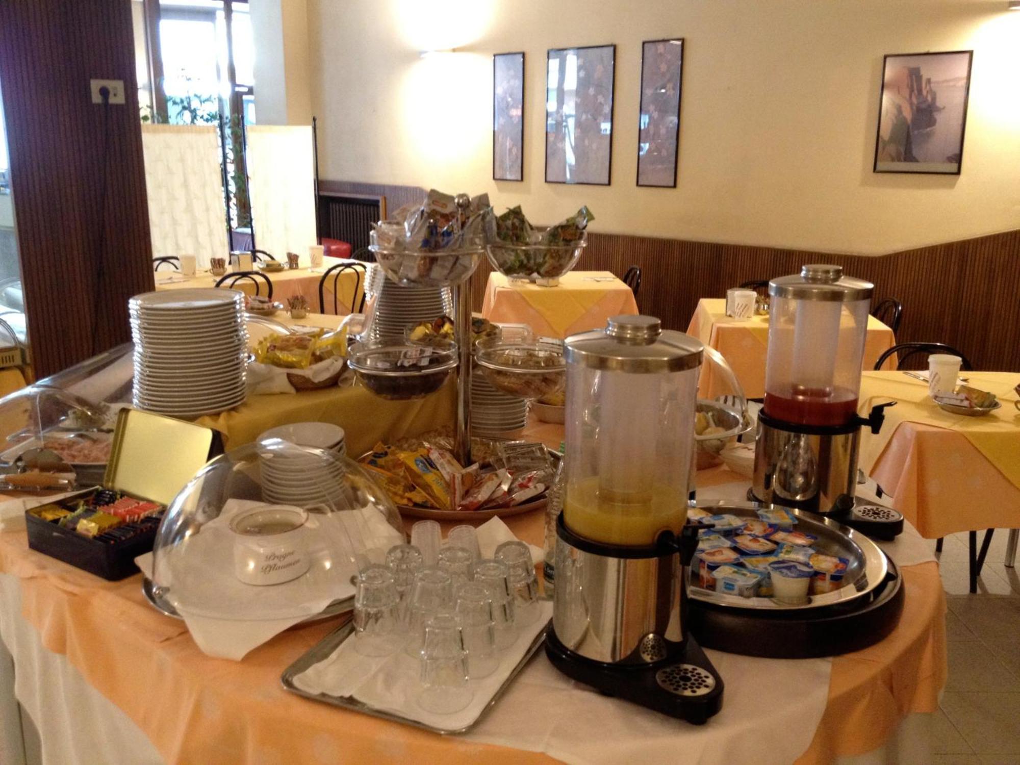 Hotel Milano Pistoia Esterno foto