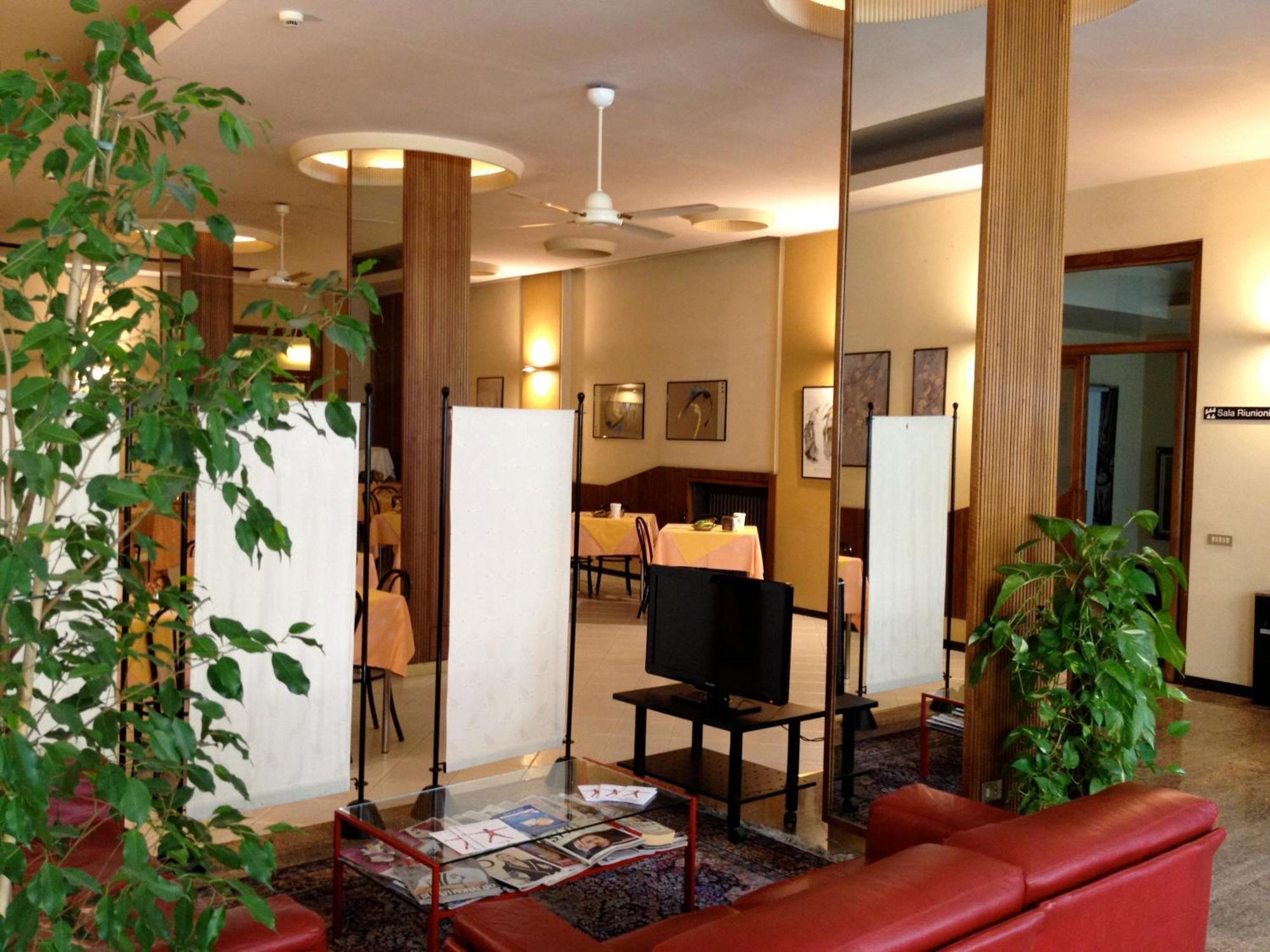 Hotel Milano Pistoia Esterno foto