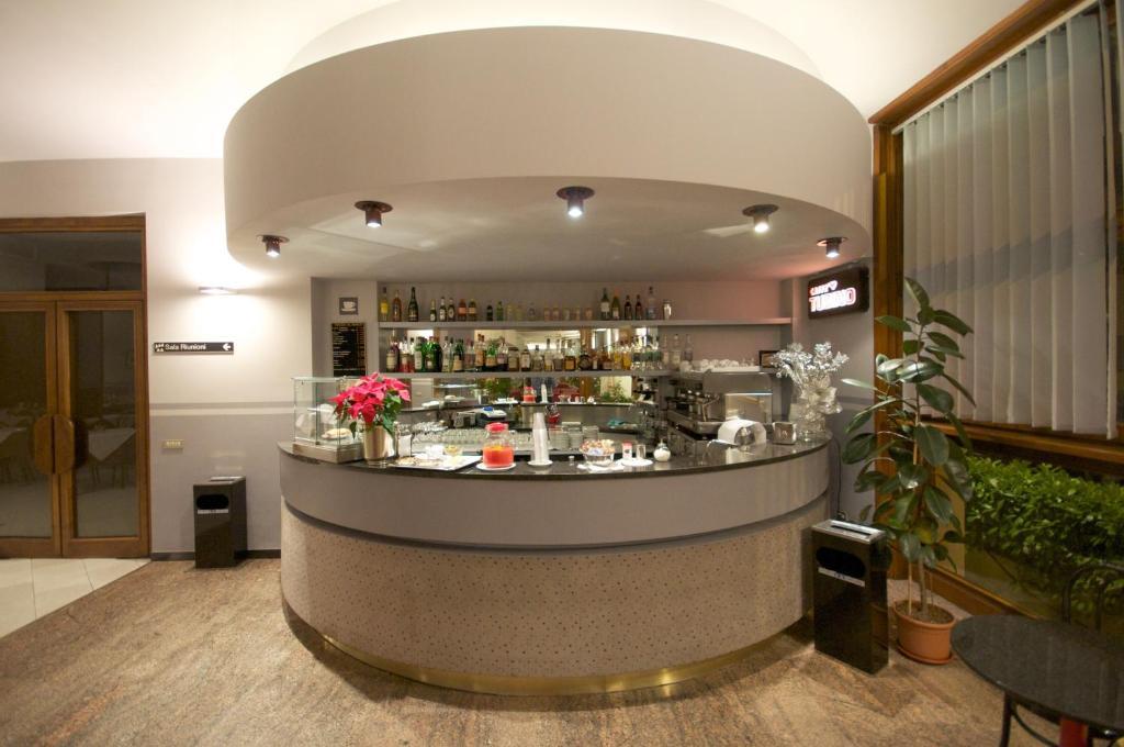 Hotel Milano Pistoia Esterno foto
