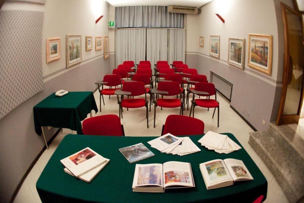 Hotel Milano Pistoia Esterno foto
