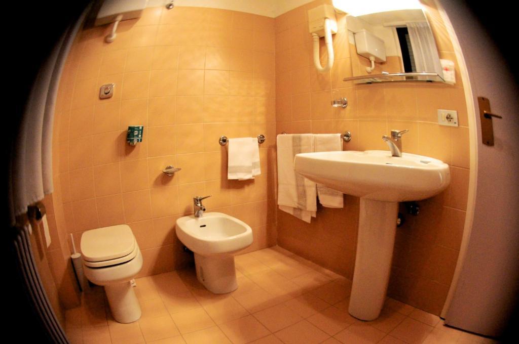 Hotel Milano Pistoia Esterno foto